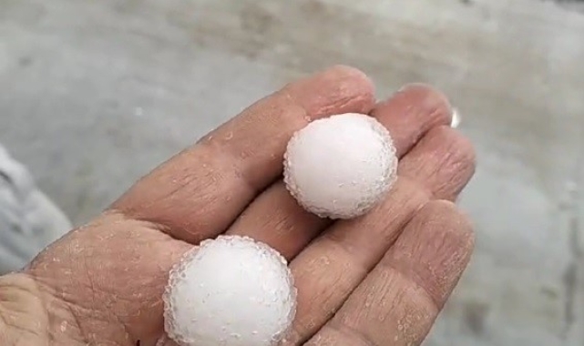 Edirne'de ceviz büyüklüğünde dolu yağdı