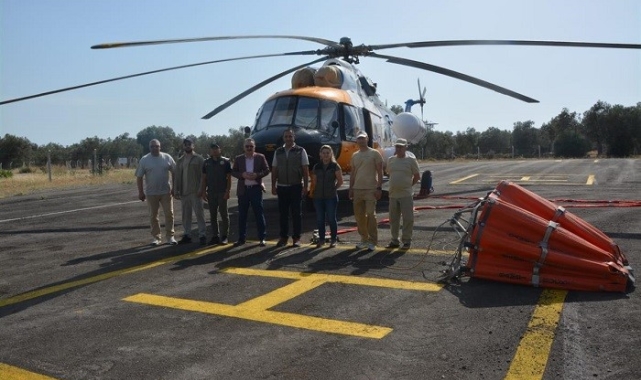 Edremit'te orman yangınlarıyla mücadeleye helikopter desteği