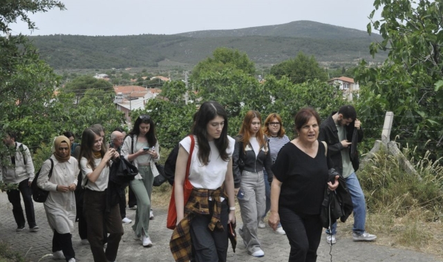 Egeli genç sosyologlardan köylere uygulama gezisi