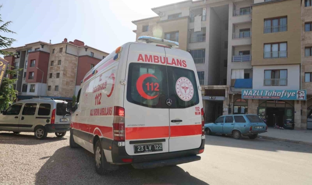 Elazığ'da yangın: Dumandan etkilenen 2 çocuk tedavi altına alındı