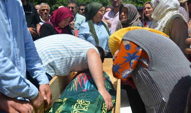 En acı karne tatili: Defne Nur, son yolculuğuna uğurlandı
