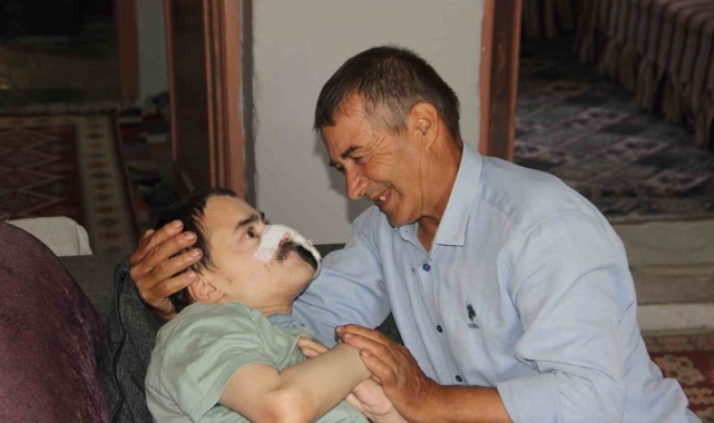 Engelli oğluna ömrünü adayan baba evsiz kalmanın eşiğinde