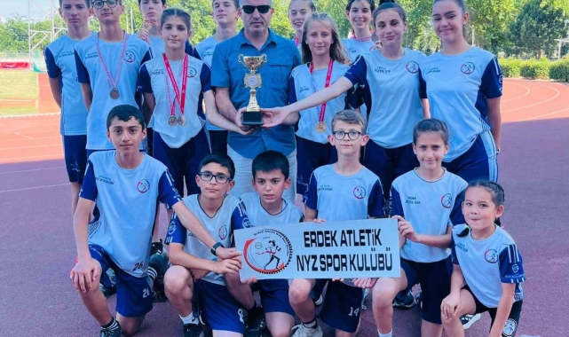 Erdekli sporcular Bursa'dan madalya ve kupa ile döndü