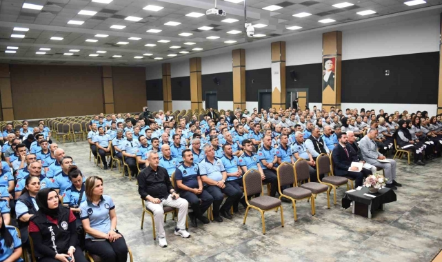 Esenyurt Belediye Başkanı Özer zabıta ve güvenlik görevlileriyle bir araya geldi