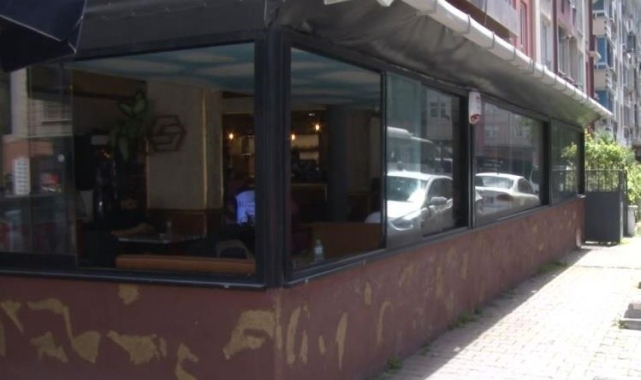 Esenyurt'ta 2 yıl içerisinde 15 defa soyulan kafeterya tekrar soyuldu: O anlar kamerada
