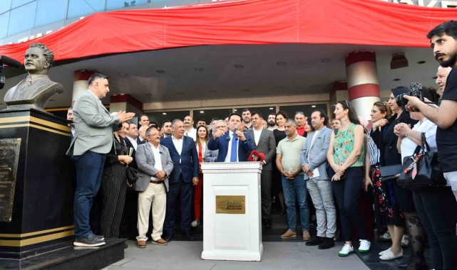 Esenyurt'ta 21 yıl aradan sonra Nazım Hikmet ismi Kültür Merkezi'ne verildi