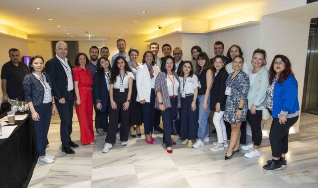 "EşitBiz: İlham Veren Buluşma" konferansında eğitimciler, uzmanlar ve öğretmenler buluştu