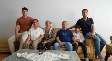 Evin 4 oğlu aynı gün doğum gününü kutluyor