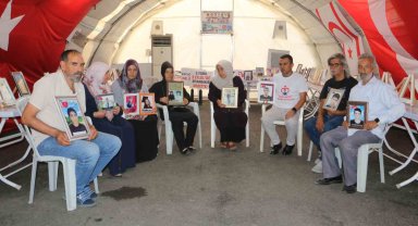 Evlat nöbetindeki ailelerin bayramı buruk geçiyor