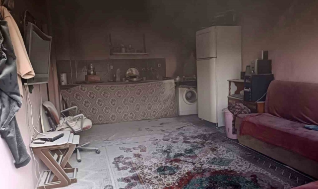 Fabrika koğuşunda çıkan yangın ucuz atlatıldı