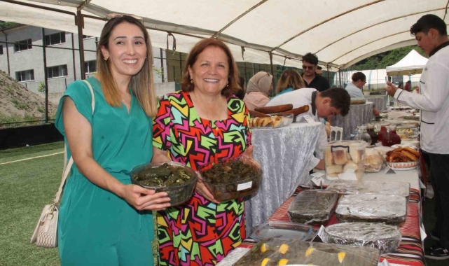 Fındığın yaprağından sarma yaptılar