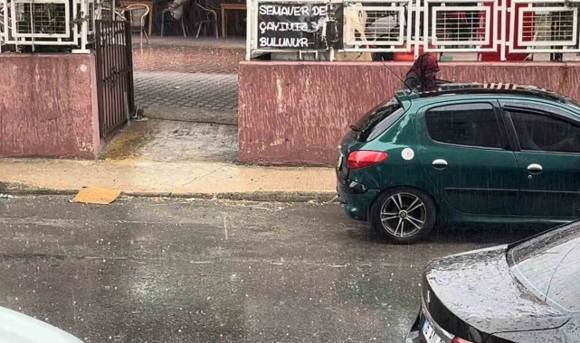 Fındık büyüklüğüne dolu yağdı, vatandaşlar hazırlıksız yakalandı