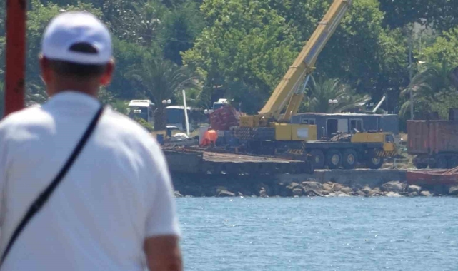 Fırtınada ikiye bölünen Pallada Gemisi'nin söküm işlemleri sürüyor