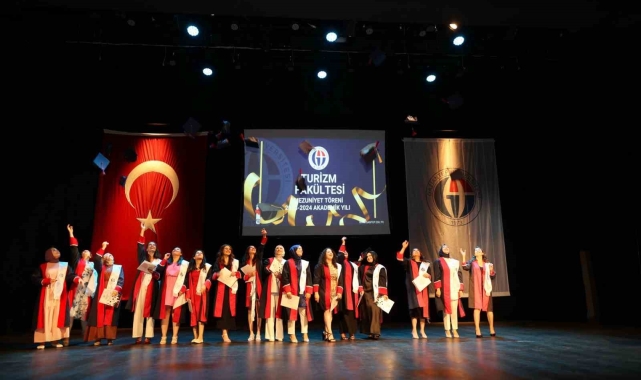 GAÜN Turizm Fakültesi mezunları törenle uğurlandı