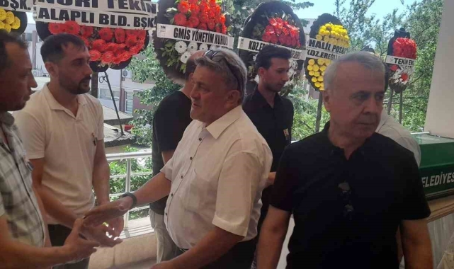 Gazeteci Mehmet Öztürk son yolculuğuna uğurlandı