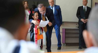 Gaziantep'te 730 bin öğrenci karne heyecanı yaşadı