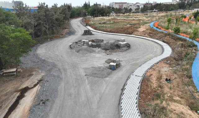 Gebze Millet Bahçesinin iç yolları asfaltlanıyor