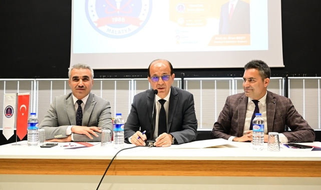 Geçit, tecrübelerini öğrencilerle paylaştı