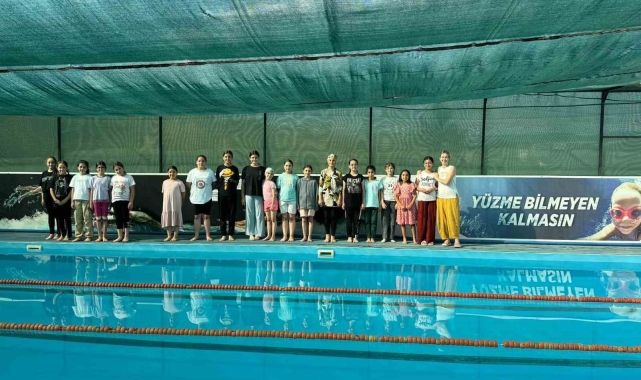 Gediz'de yüzme kursları başladı