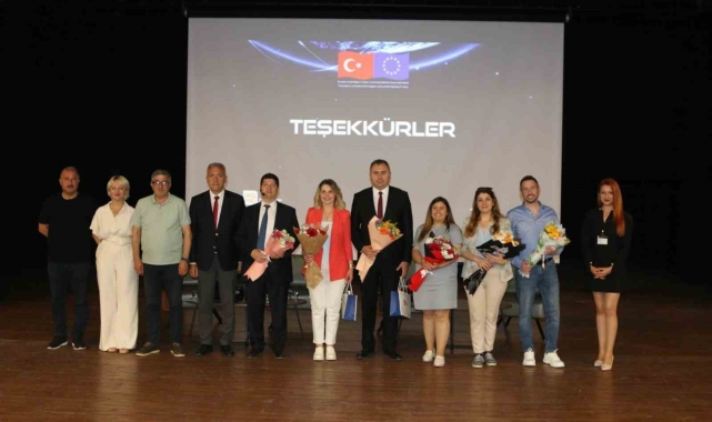 "Geleceğin Meslekleri Zirvesi" Atakum'da gerçekleştirildi