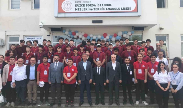 Gençlerin bilim tutkusu sergiye yansıdı