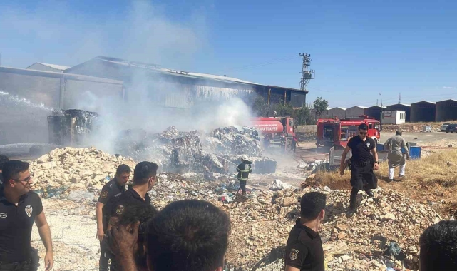 Geri dönüşüm fabrikasında korkutan yangın