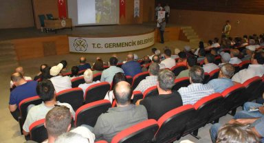Germencik'te 'İncir Siyah Sineği ve Hastalıkları Eğitim Toplantısı' düzenlendi