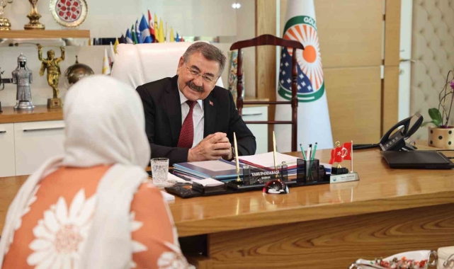 Gölbaşı Belediye Başkanı Odabaşı, vatandaşlarla bayramlaştı