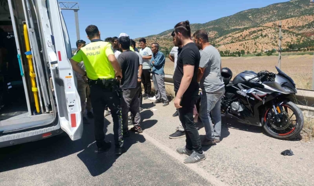 Gölbaşı'nda otomobil ile motosiklet çarpıştı: 2 yaralı