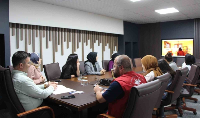 Gönüllü tasarım yaptılar, teşekkür belgesi aldılar