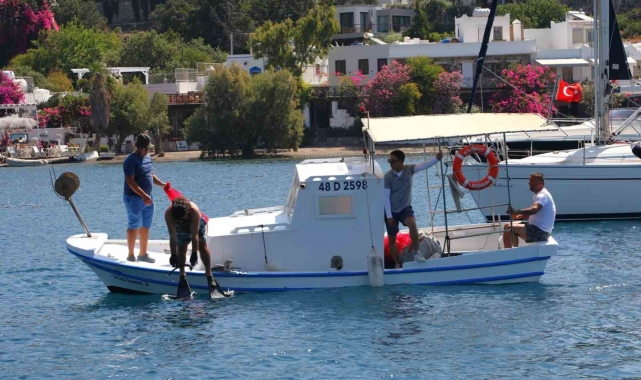 Gümüşlük'te deniz dibi temizliği