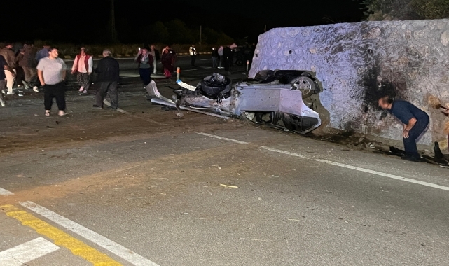 GÜNCELLEME - Bartın'da 2 otomobil çarpıştı 3 kişi öldü, 2 kişi yaralandı