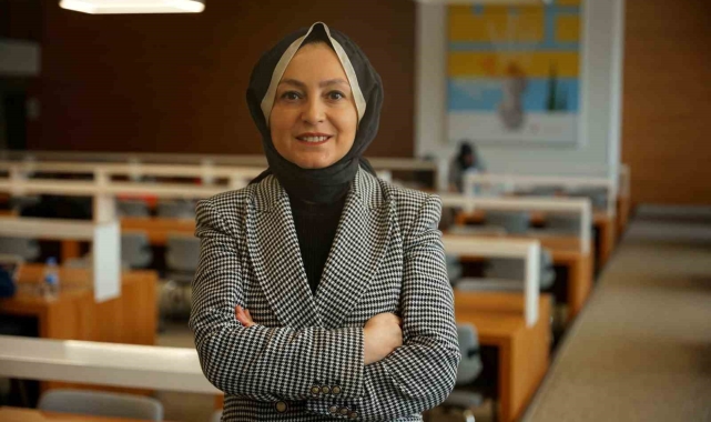 Güneş gözlüğünde kaşlar çerçevenin içinde kalmalı
