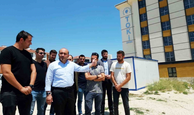 Gürhan Albayrak'tan TOKİ açıklaması: "Teslim tarihi için gün sayılıyor"