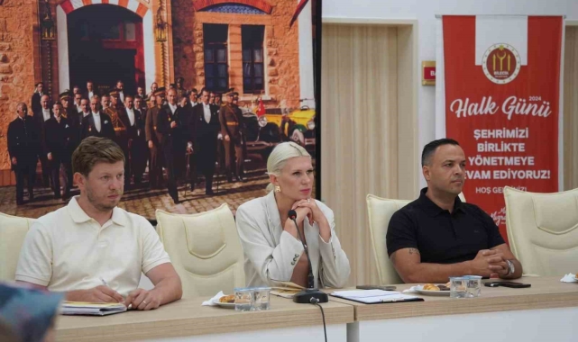 'Halk Günü' ile kapılarını halka açtı