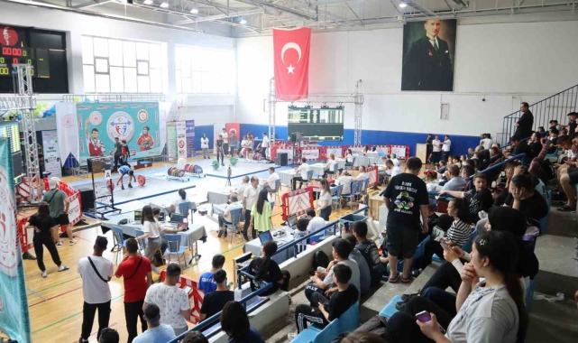 Halter şampiyonası Türkiye'de ilk defa bir ilçede gerçekleştirildi