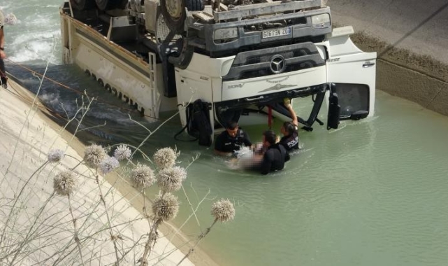 HES kanalına düşen kamyonun sürücüsü hayatını kaybetti