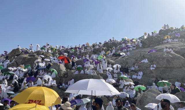 Hicri 1445 yılının hacıları Arafat'ta toplandı