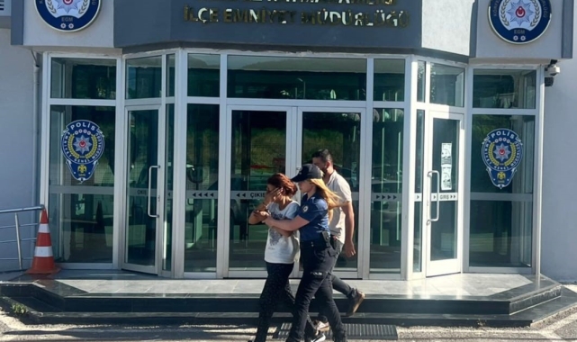 Hırsızlıktan aranıyordu, aynı suçu işleyeceği sırada yakalandı