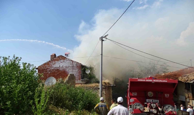 Hisarcık'ta oğlu maden kazasında ölen babanın evi alevlere teslim oldu