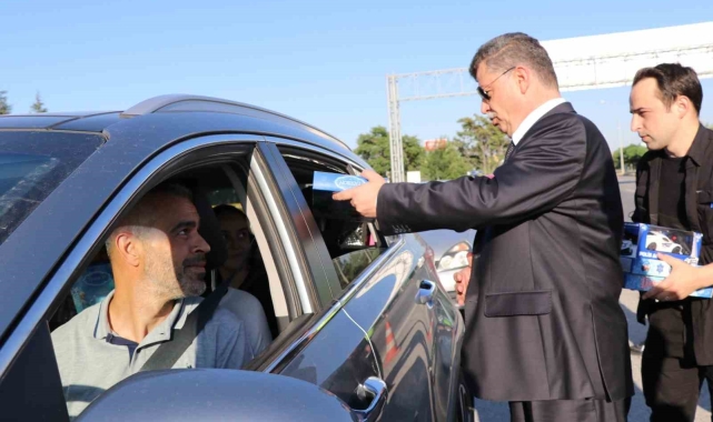 İl Emniyet Müdürü Ağırlar görevli personel ve vatandaşların bayramını kutladı