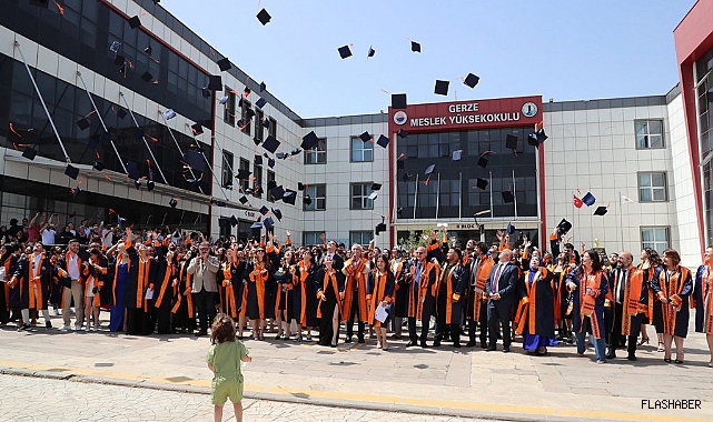 İLK MEZUNİYET COŞKUSU!