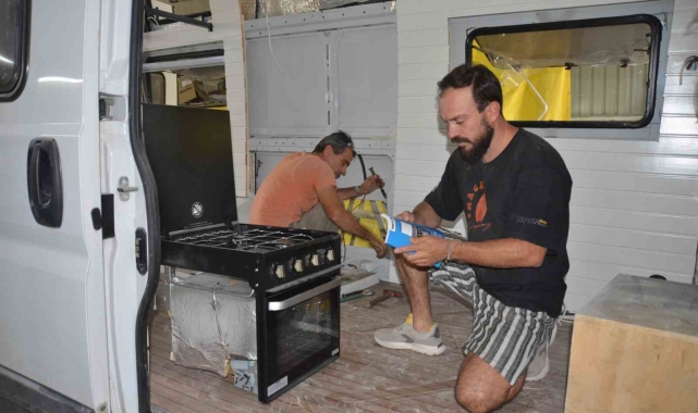 İşini bırakıp hobi amaçlı başladığı karavan üretimi pandemiyle birlikte mesleği oldu