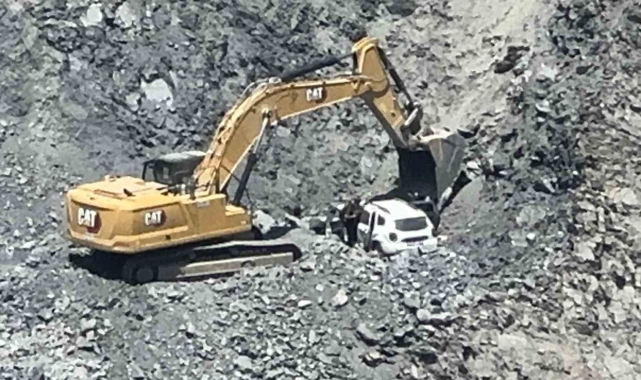 İstanbul'da maden sahasında akıl almaz kaza: Sonu olmayan yolda araç şarampole uçtu