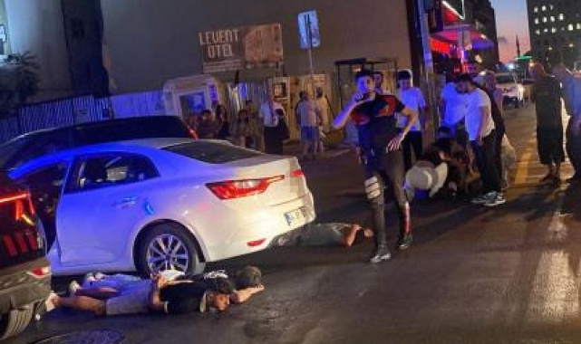 İstanbul'da polisle şüpheliler arasında kovalamaca: Janttan seken kurşun bekçiyi yaraladı, şüpheliler yakalandı