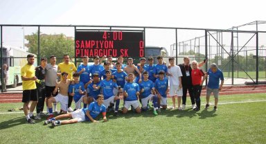 İzmir Pınargücü, TFF U17 Türkiye Şampiyonası'nda şampiyon oldu