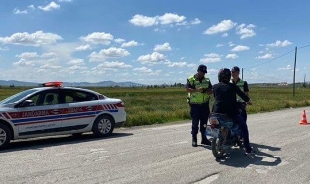 Jandarma ekiplerinin bir aylık trafik denetimlerinde 3 milyon 774 bin TL ceza yazıldı