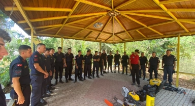 Jandarma personeline depremde arama kurtarma eğitimi verildi