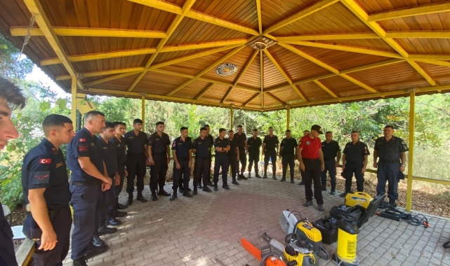 Jandarma personeline depremde arama kurtarma eğitimi verildi
