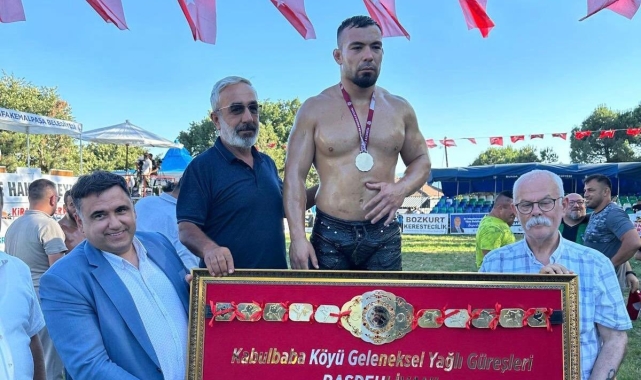 Kabulbaba Güreşleri'nde 'Zeybek' havası